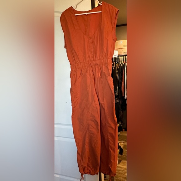 Orange jumpsuit NWT size M - Picture 1 of 3
